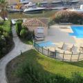 Piscine avec sanitaires privés