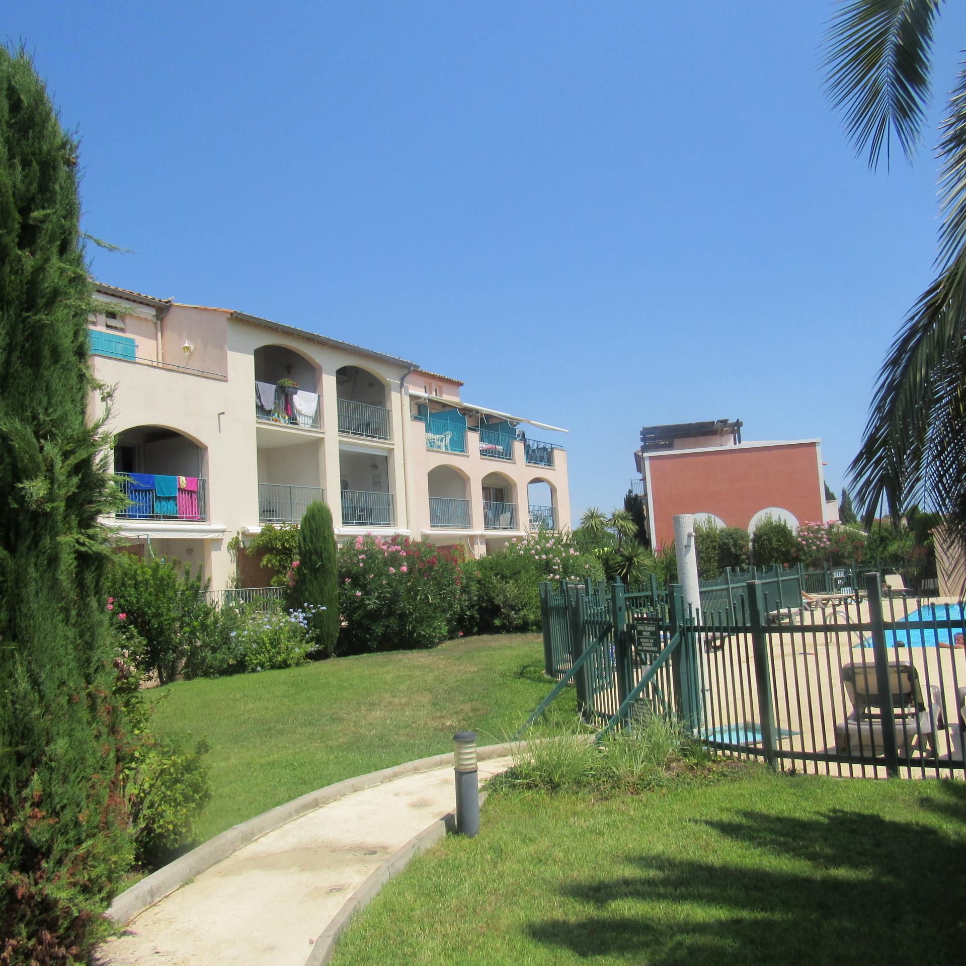 Jardin et piscine