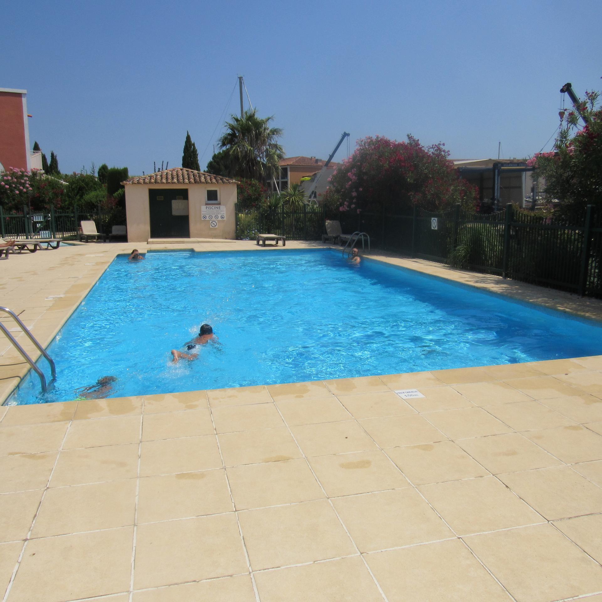 Piscine (côté profond avec 1,50 m)