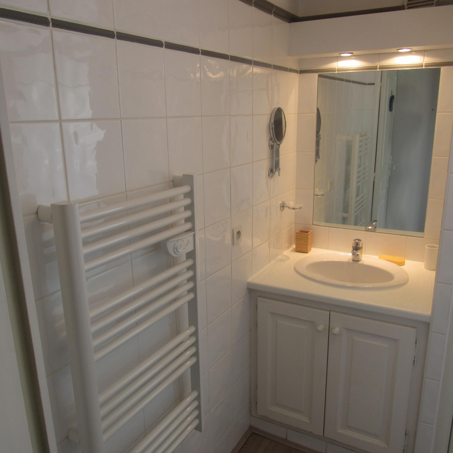 Salle de bains bas 2