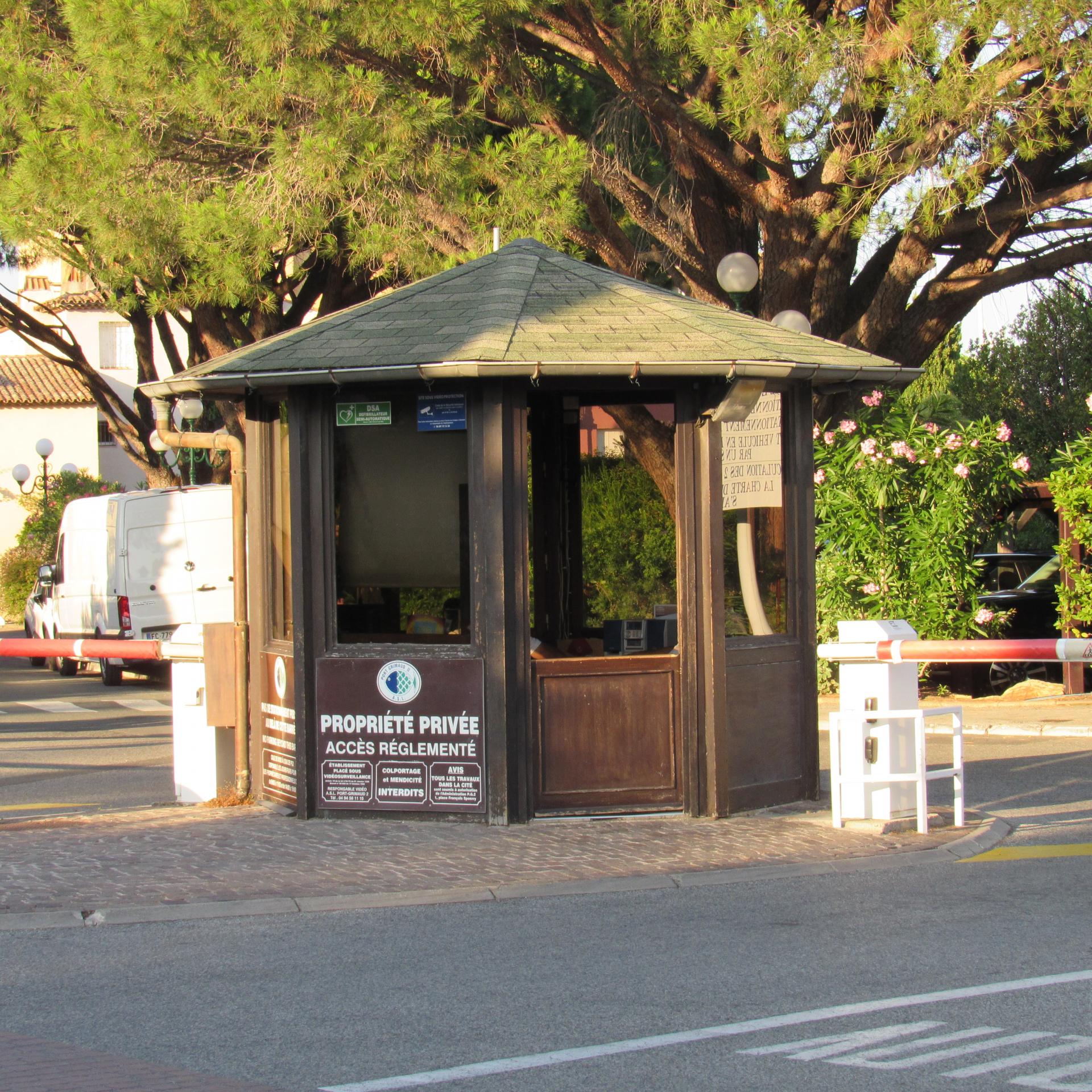 Poste garde 1