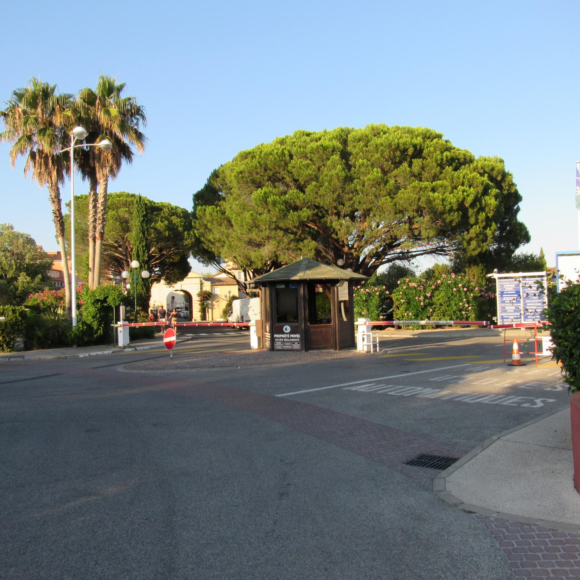 Poste garde 2